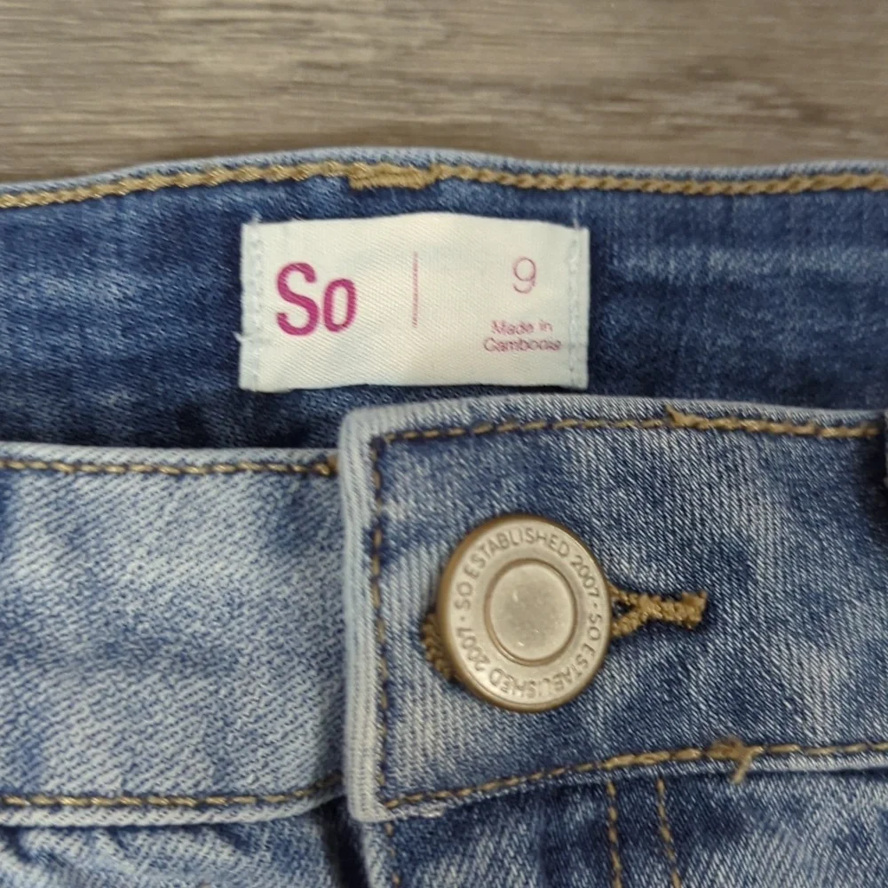 ❤️5/$25  So Denim Distressed Skirt